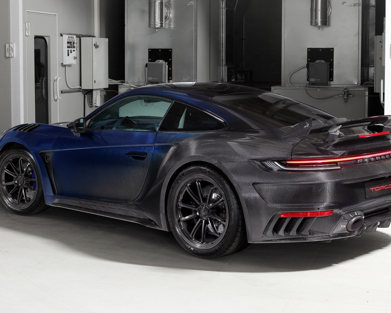 Автомобиль Porsche 911 Turbo S Stinger GTR  вид сзади