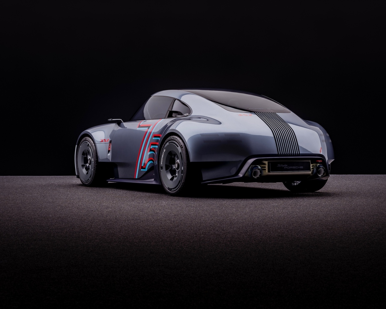 Автомобиль Porsche Vision 357 2023 вид сзади