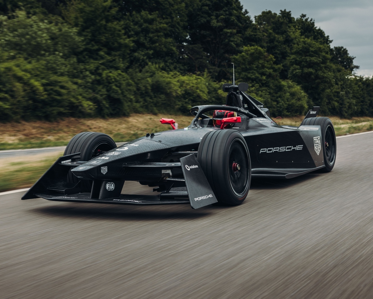 Электрический спортивный автомобиль Porsche 99X