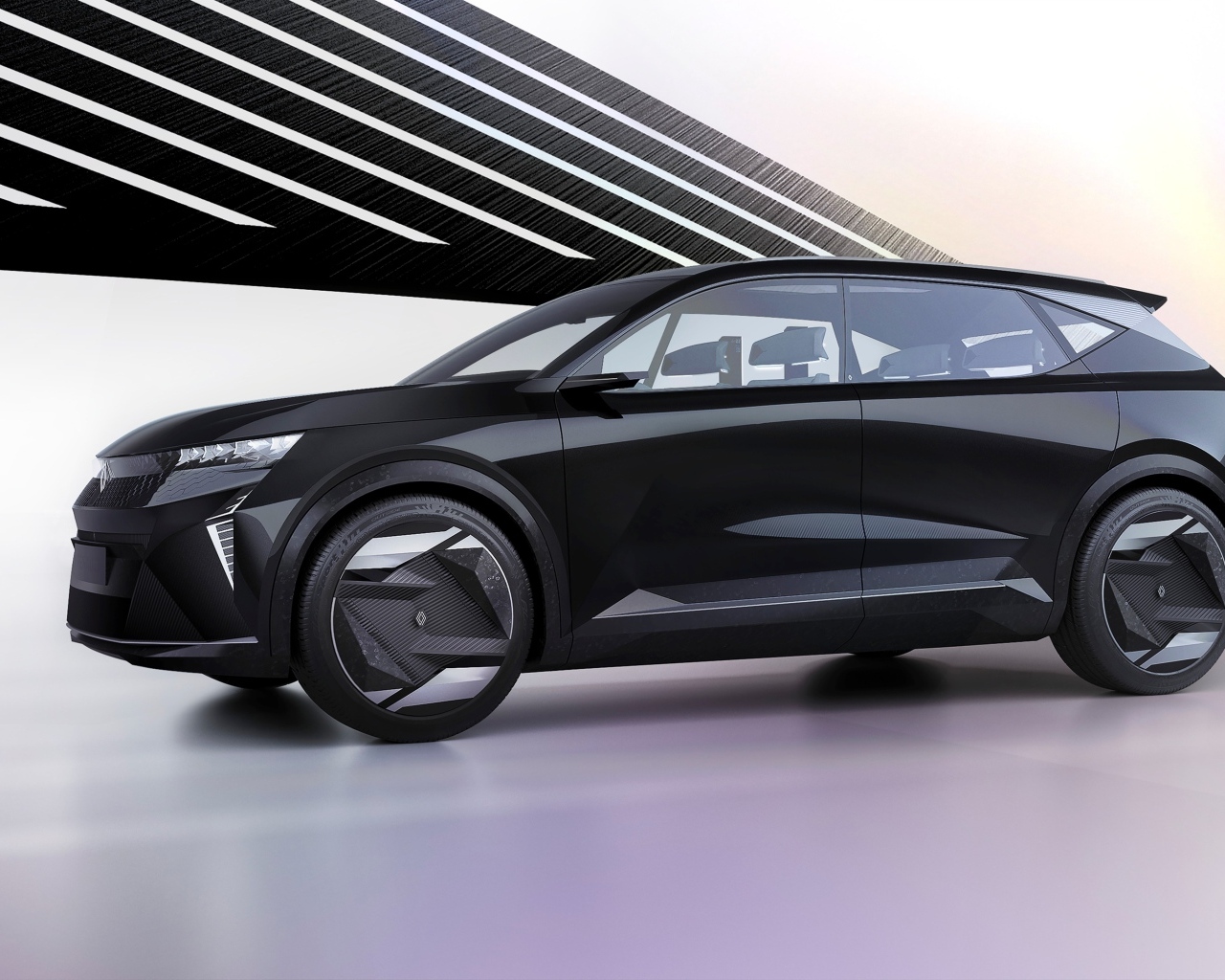 Черный автомобиль Renault Scénic Vision