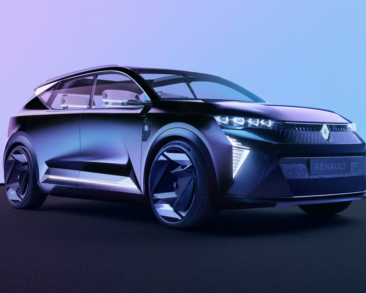 Стильный автомобиль Renault Scénic Vision 2022 года