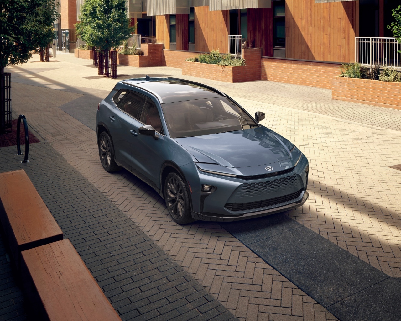 Автомобиль Toyota Crown Signia 2025 года на улице города