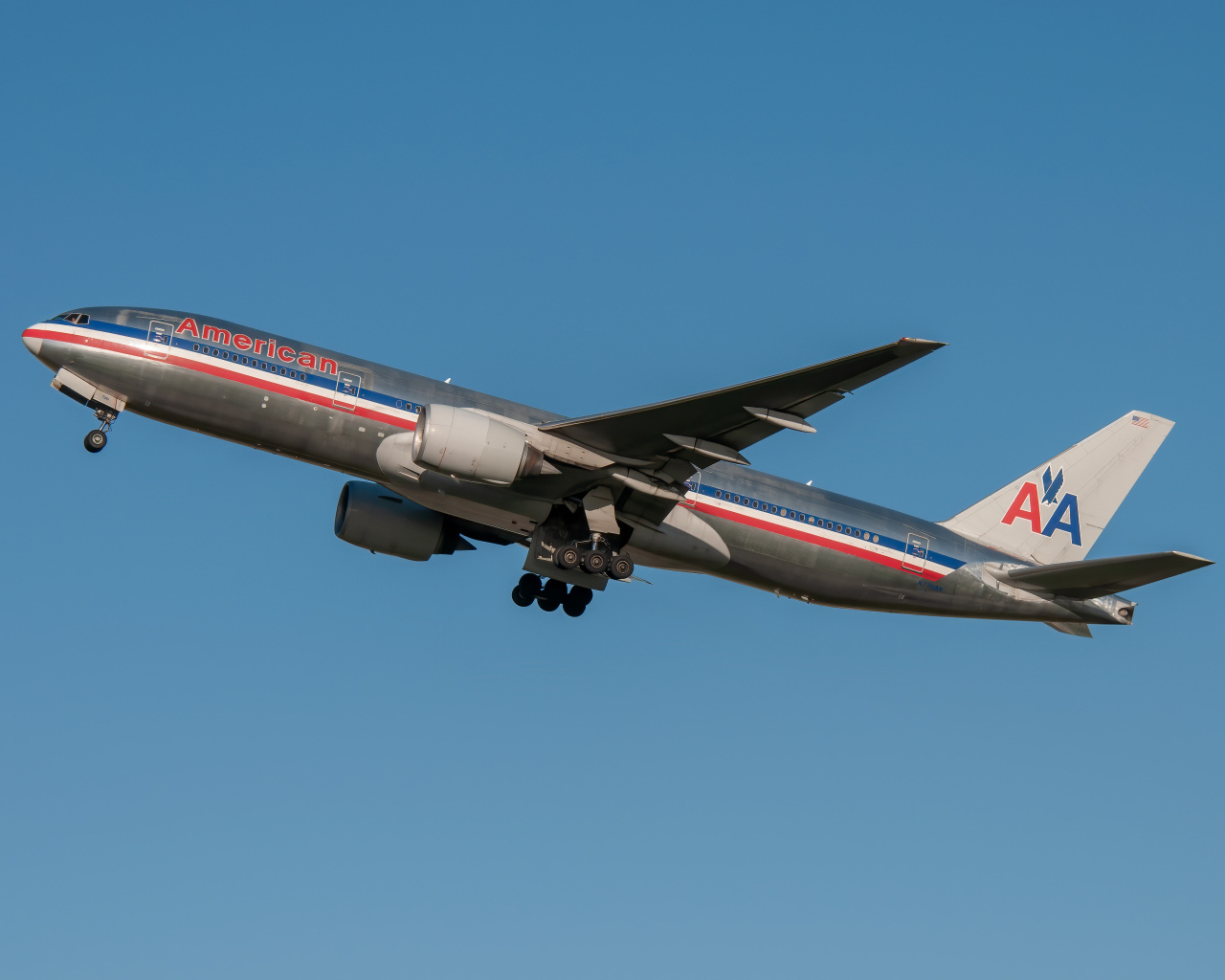 Пассажирский боинг 777-200ER, American Airlines