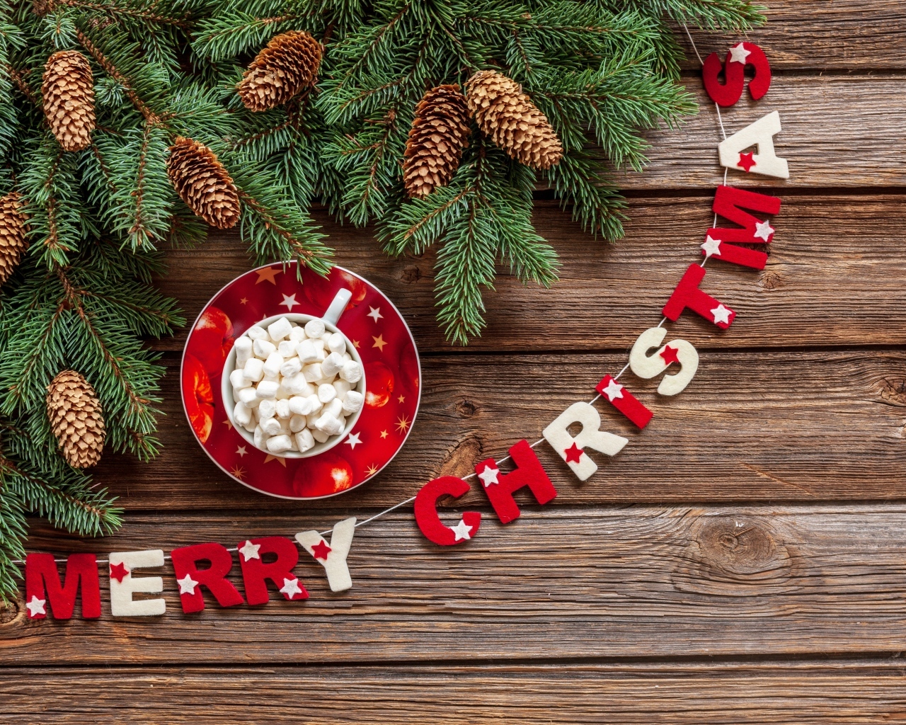 Открытка на Рождество с еловыми ветками