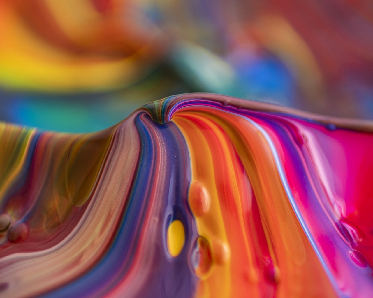 Разноцветная краска крупным планом