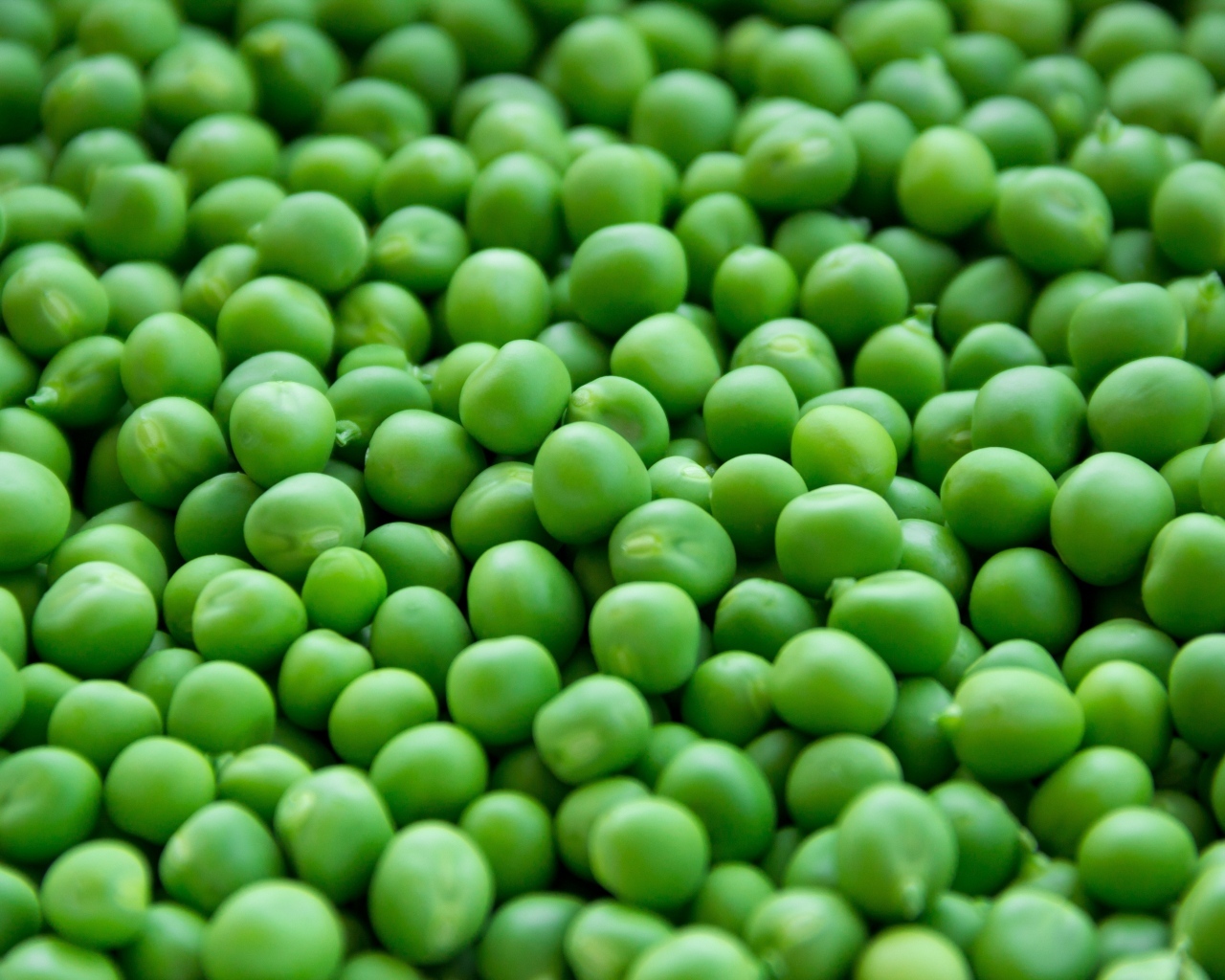 Зерна зеленого горошка крупным планом