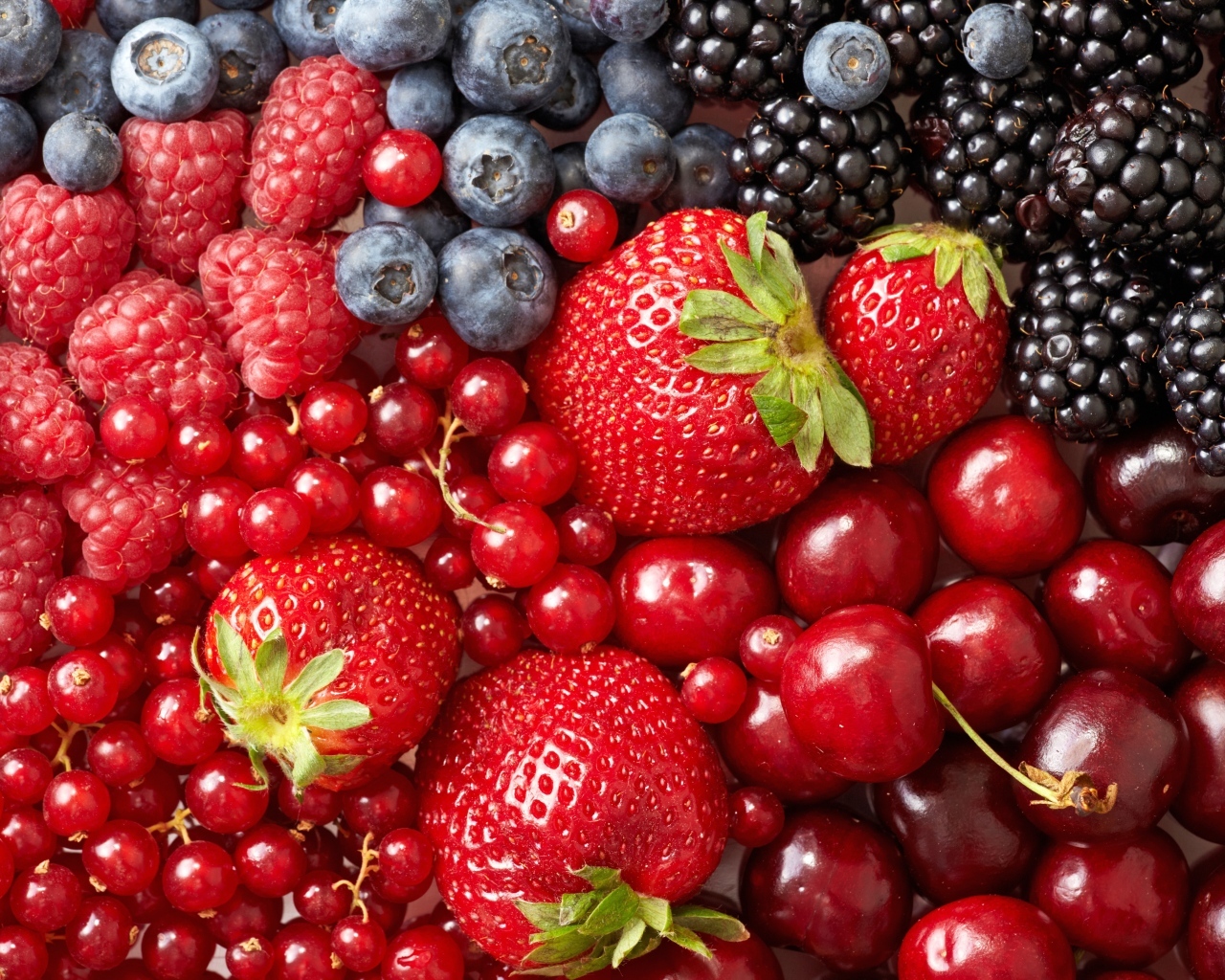 Аппетитные спелые ягоды крупным планом