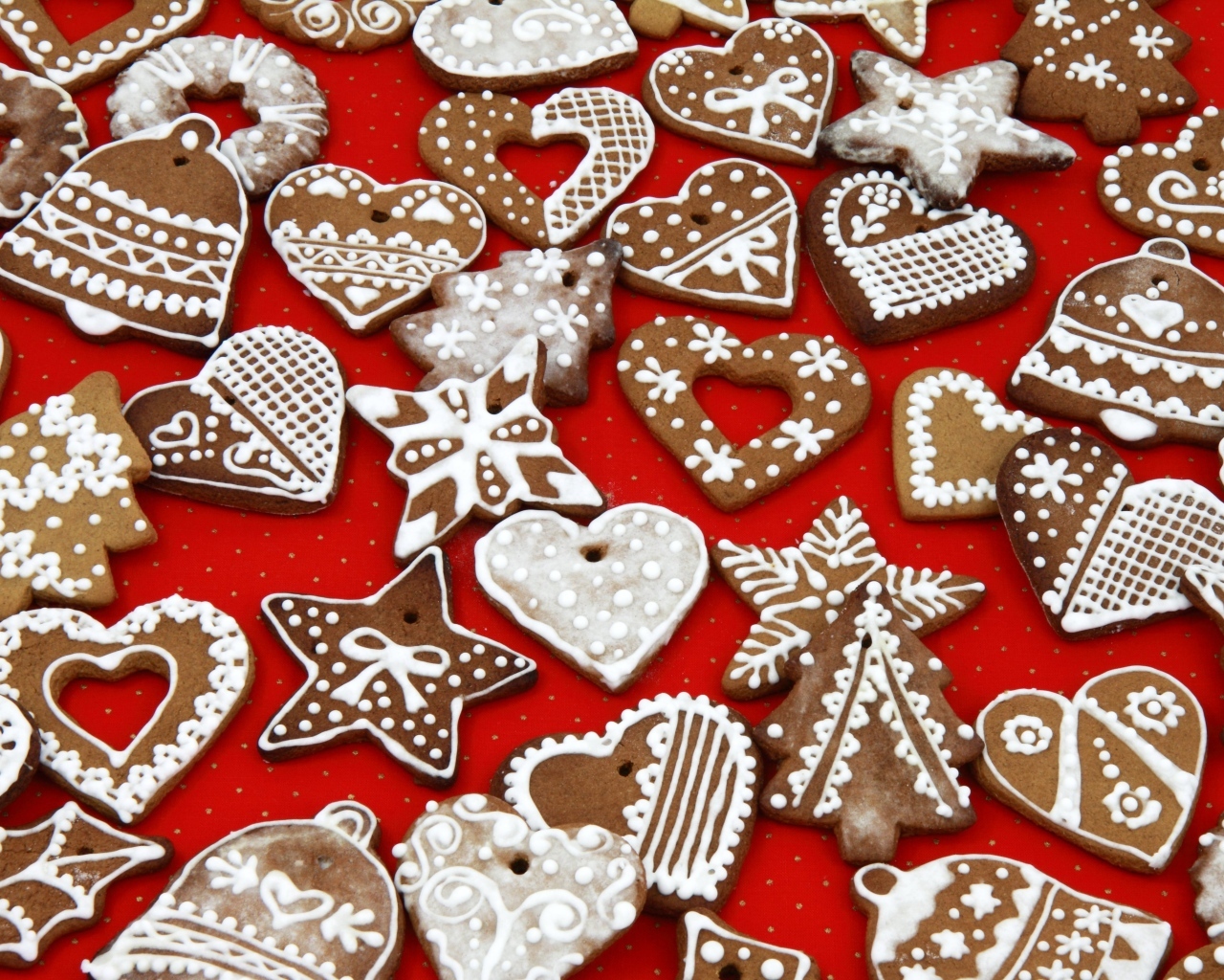 Красивое рождественское печенье в сахарной глазури