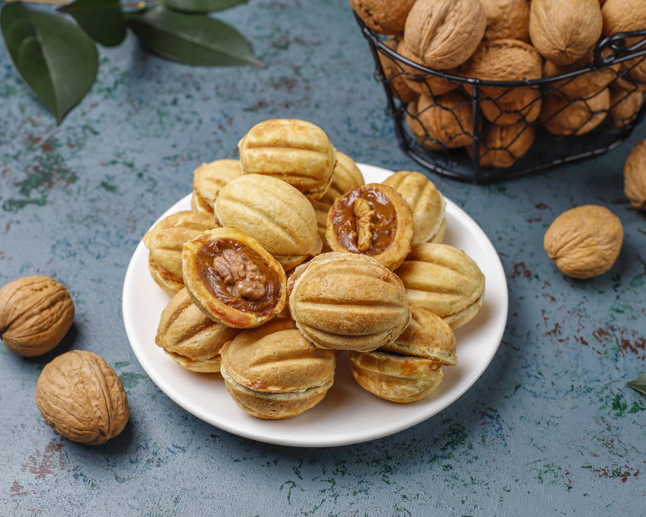 Печенье орешки со сгущенным молоком