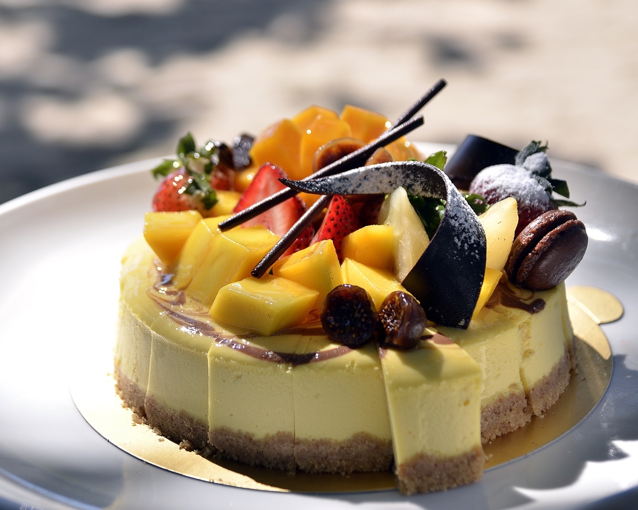 Вкусный торт суфле с фруктами