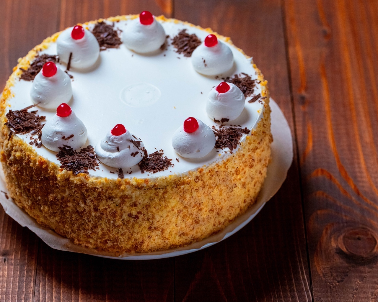 Вкусный сладкий торт на день рождения