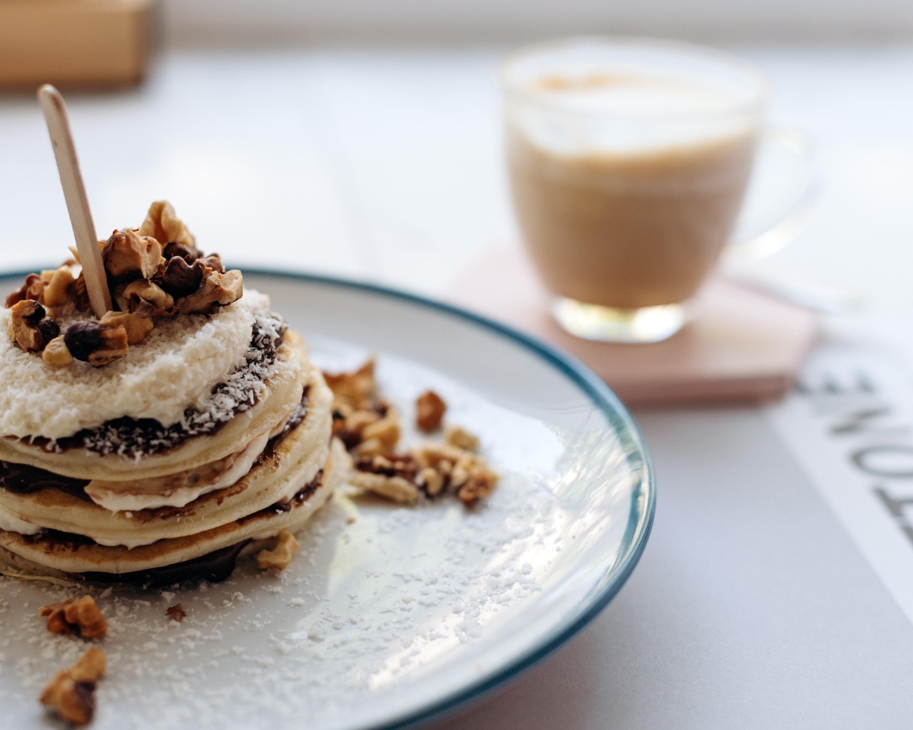 Оладьи с кремом и грецкими орехами