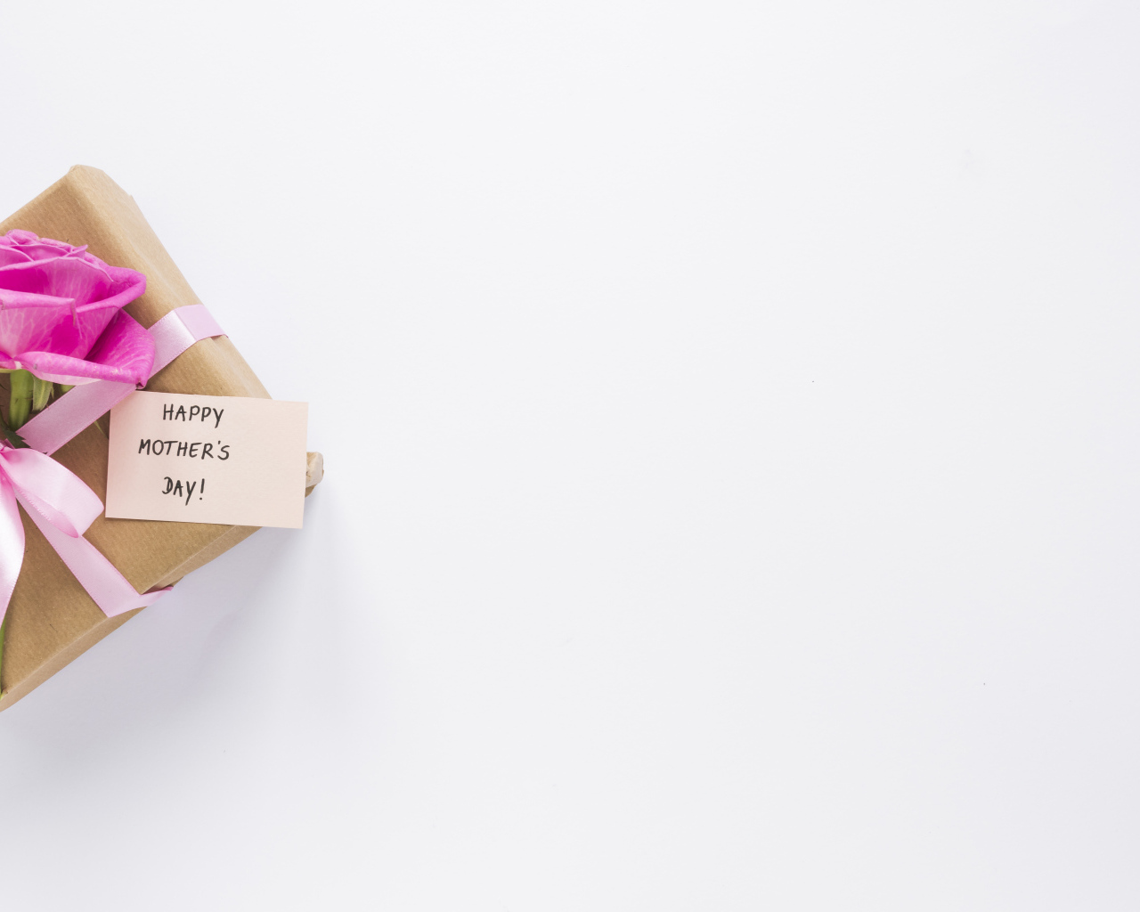 Подарок на международный женский день 8 марта