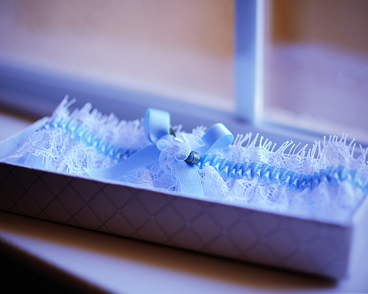 Голубая подвязка невесты