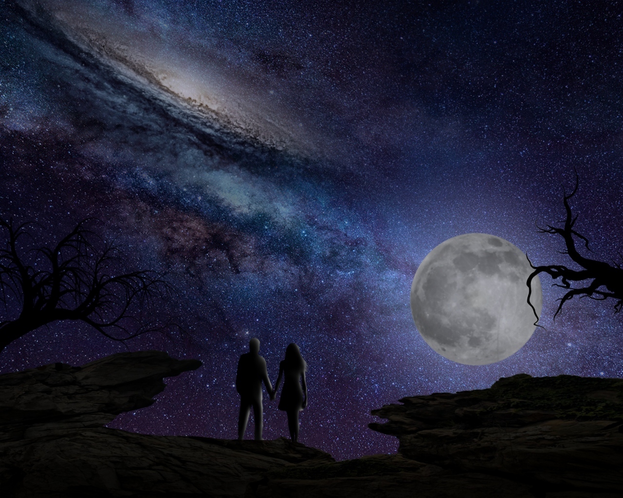 Влюбленная пара на фоне луны и красивого неба