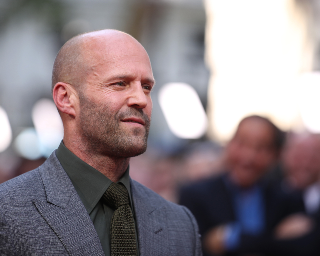 Стильный мужчина, актер Джейсон Стэтхэм