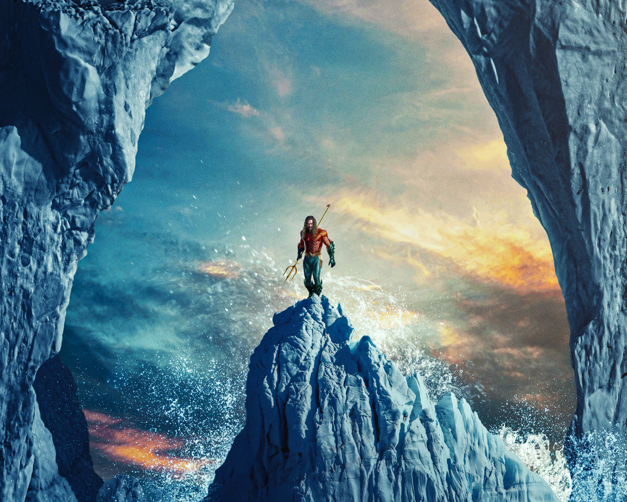 Супергерой Аквамен стоит на айсберге