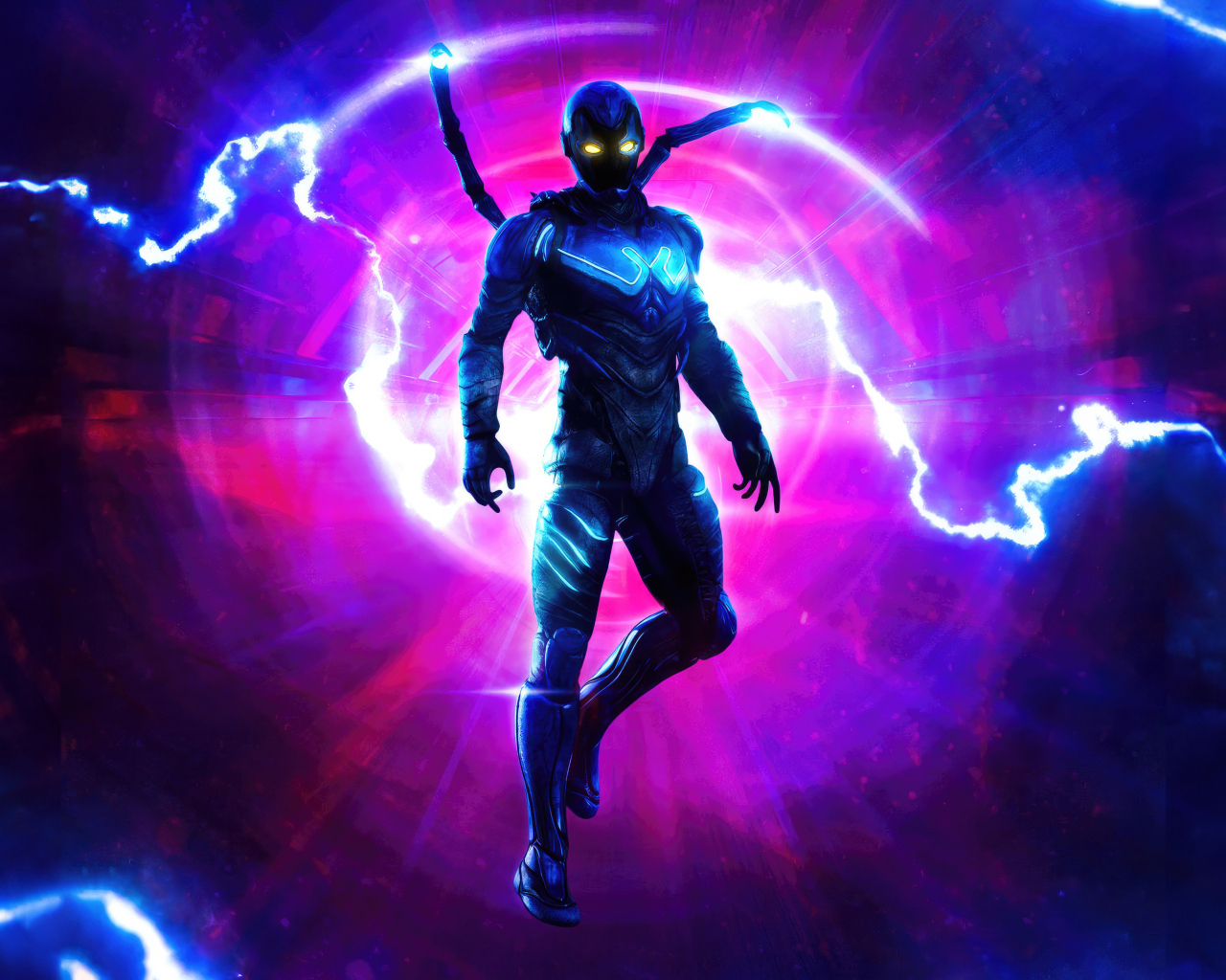 Супергерой Синий Жук на фоне молнии