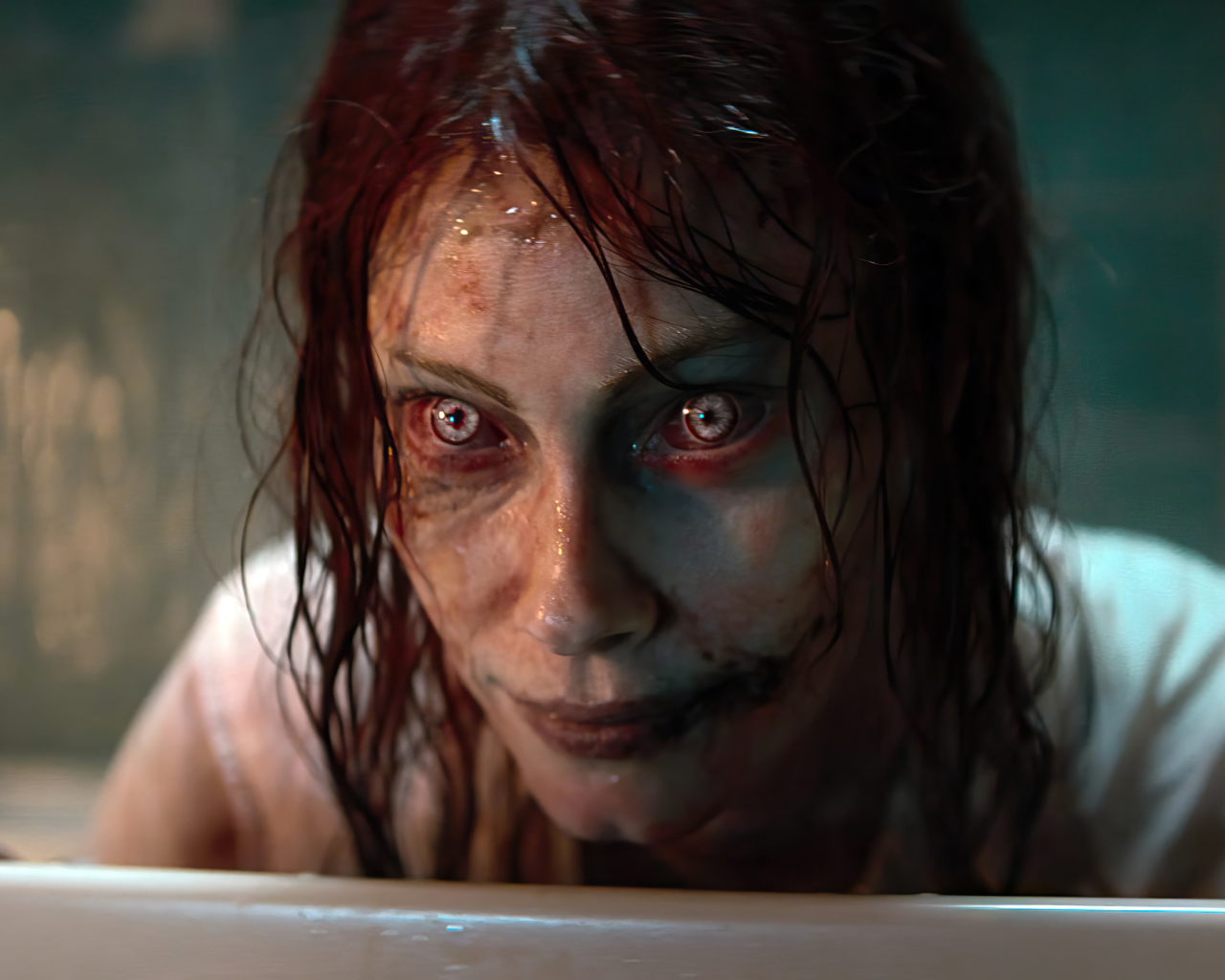 Девушка зомби из фильма Восстание зловещих мертвецов, 2023