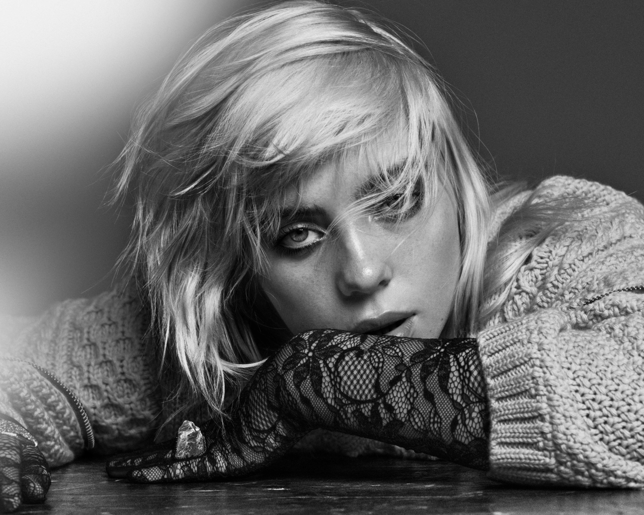 Черно-белое фото Билли Айлиш