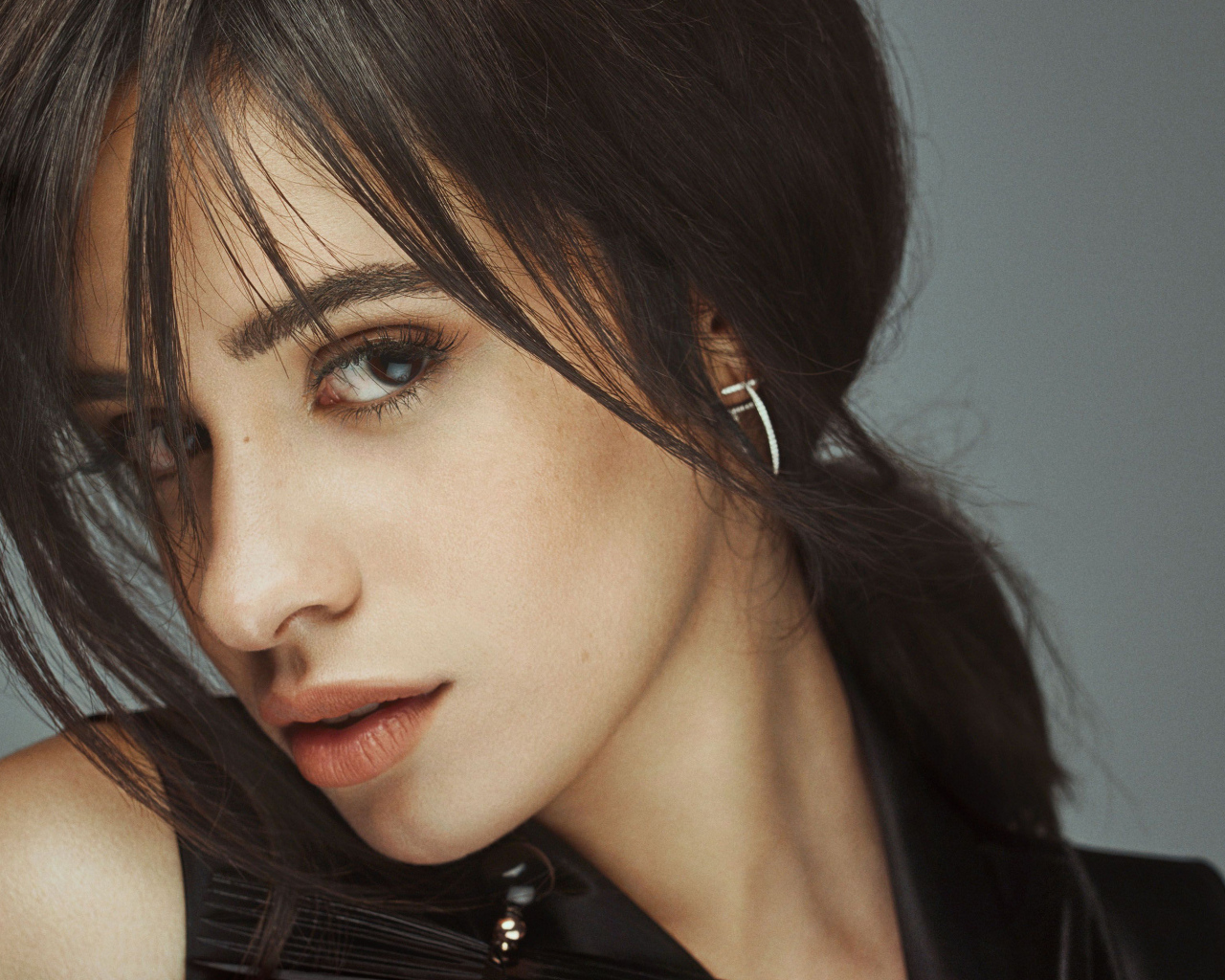 Кареглазая брюнетка певица Камила Кабельо