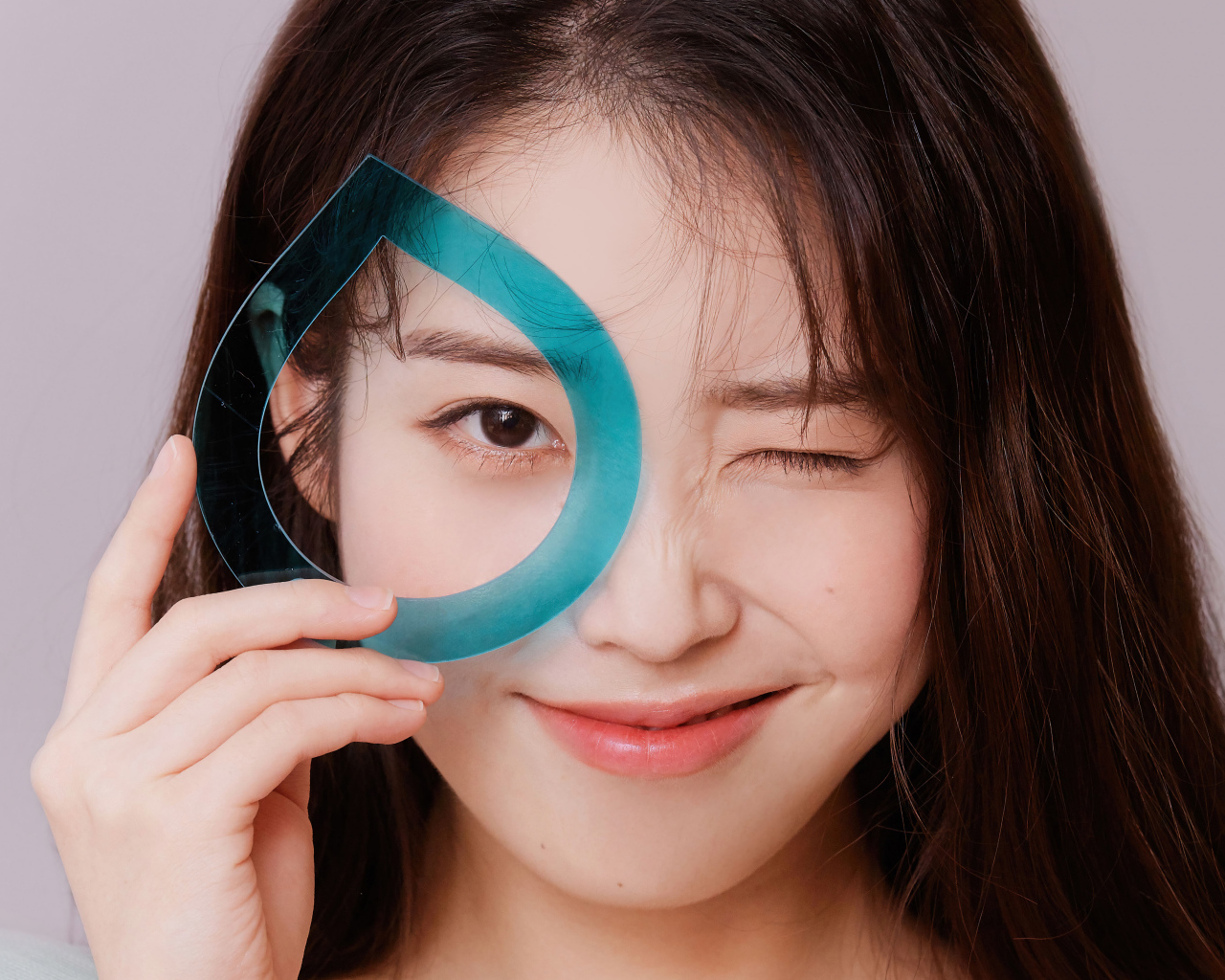 Милая девушка южнокорейская певица IU