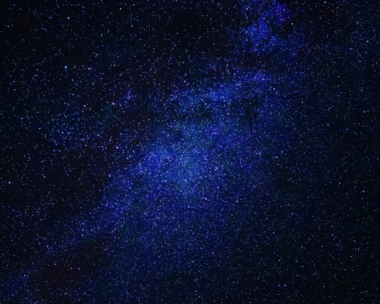 Яркие звезды в темном ночном небе