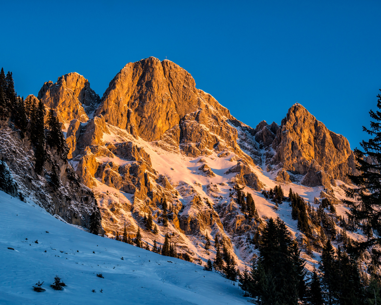 Австрийские альпы в снегу