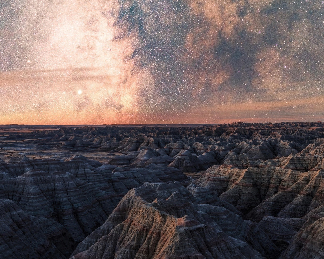 Красивое небо над горами