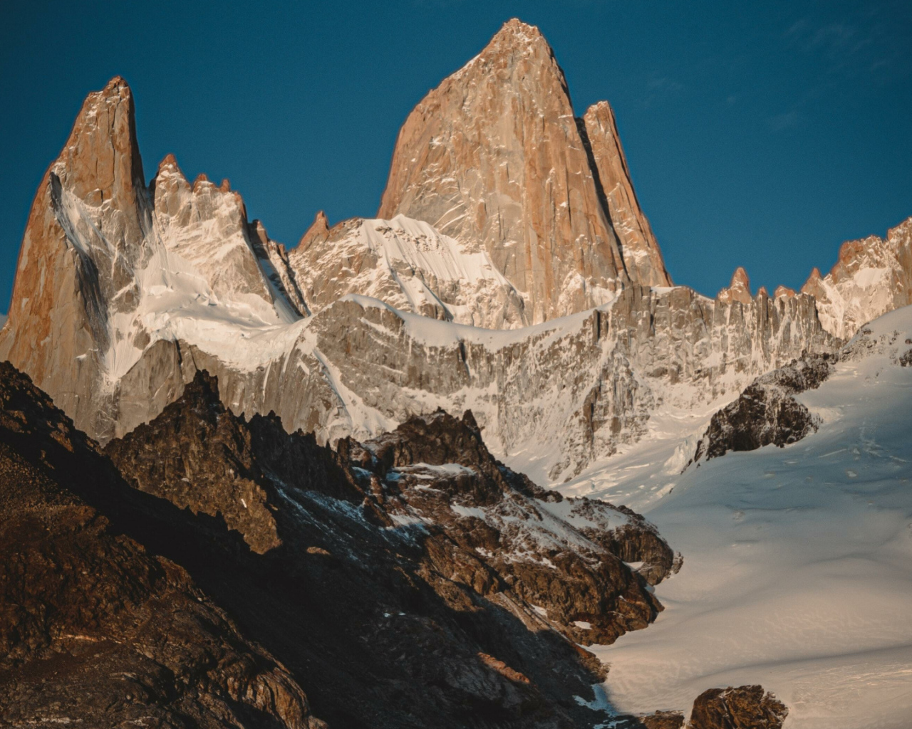 Заснеженные вершины Фицрой