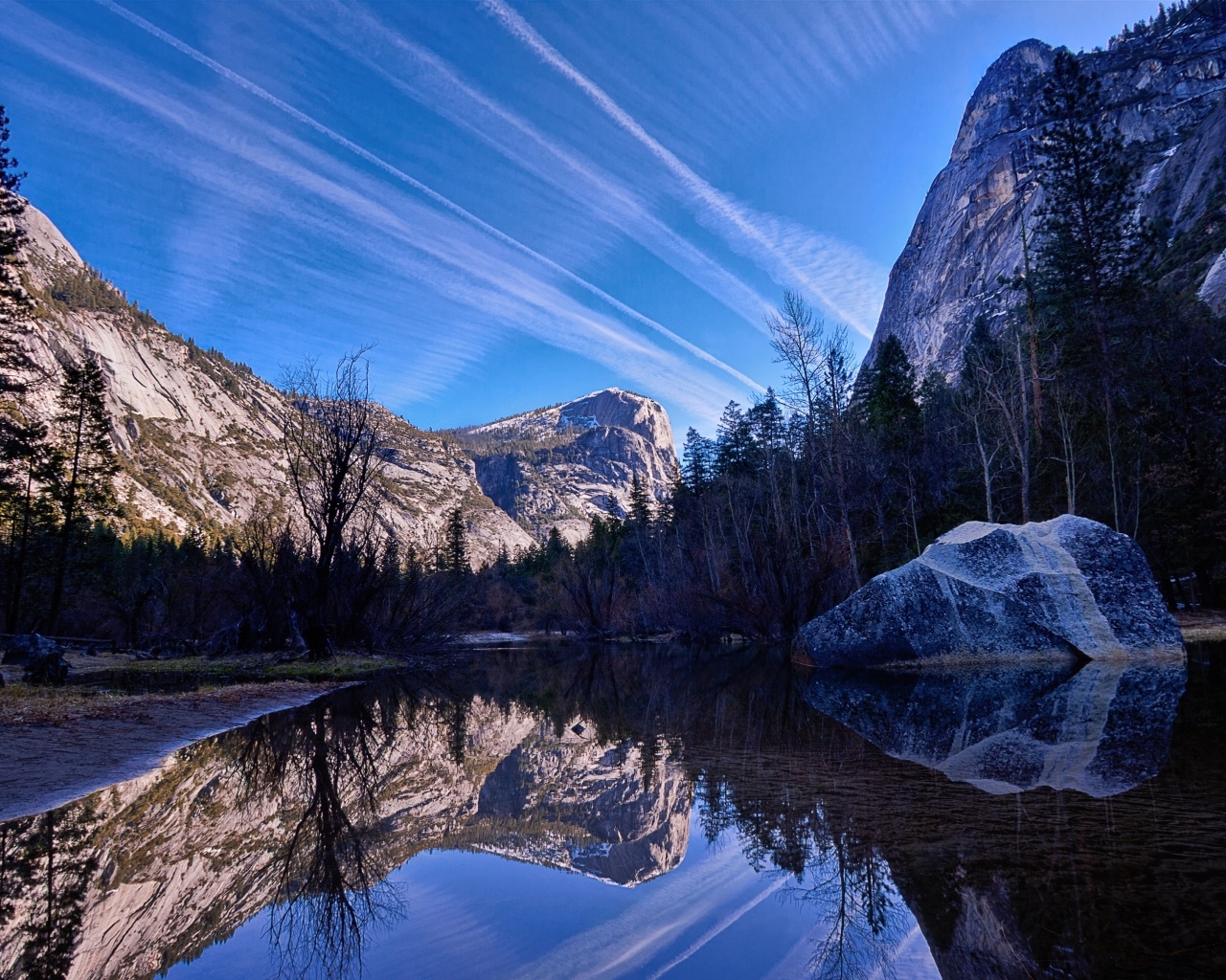 Озеро в национальном горном парке