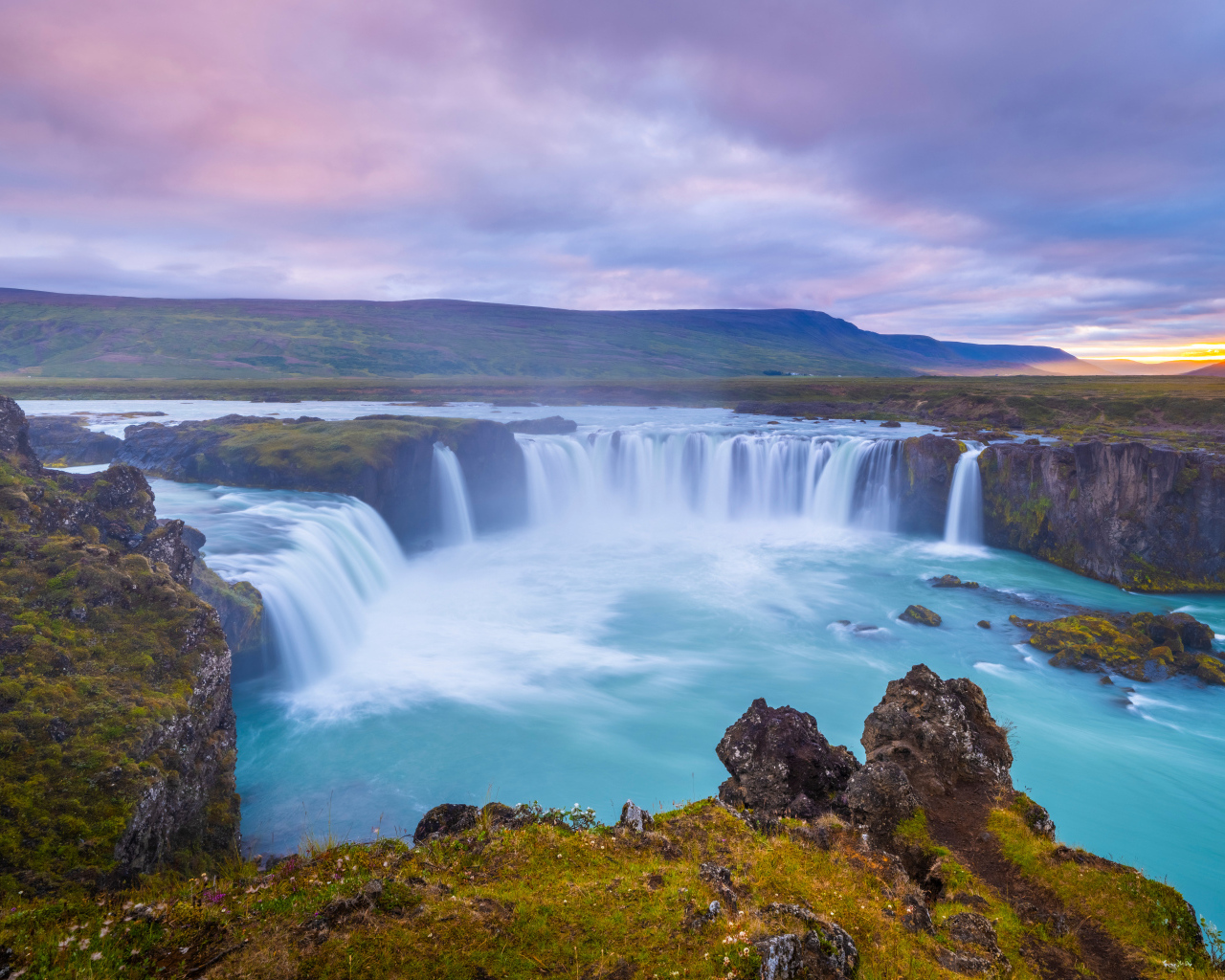Большой водопад Годафосс, Исландия