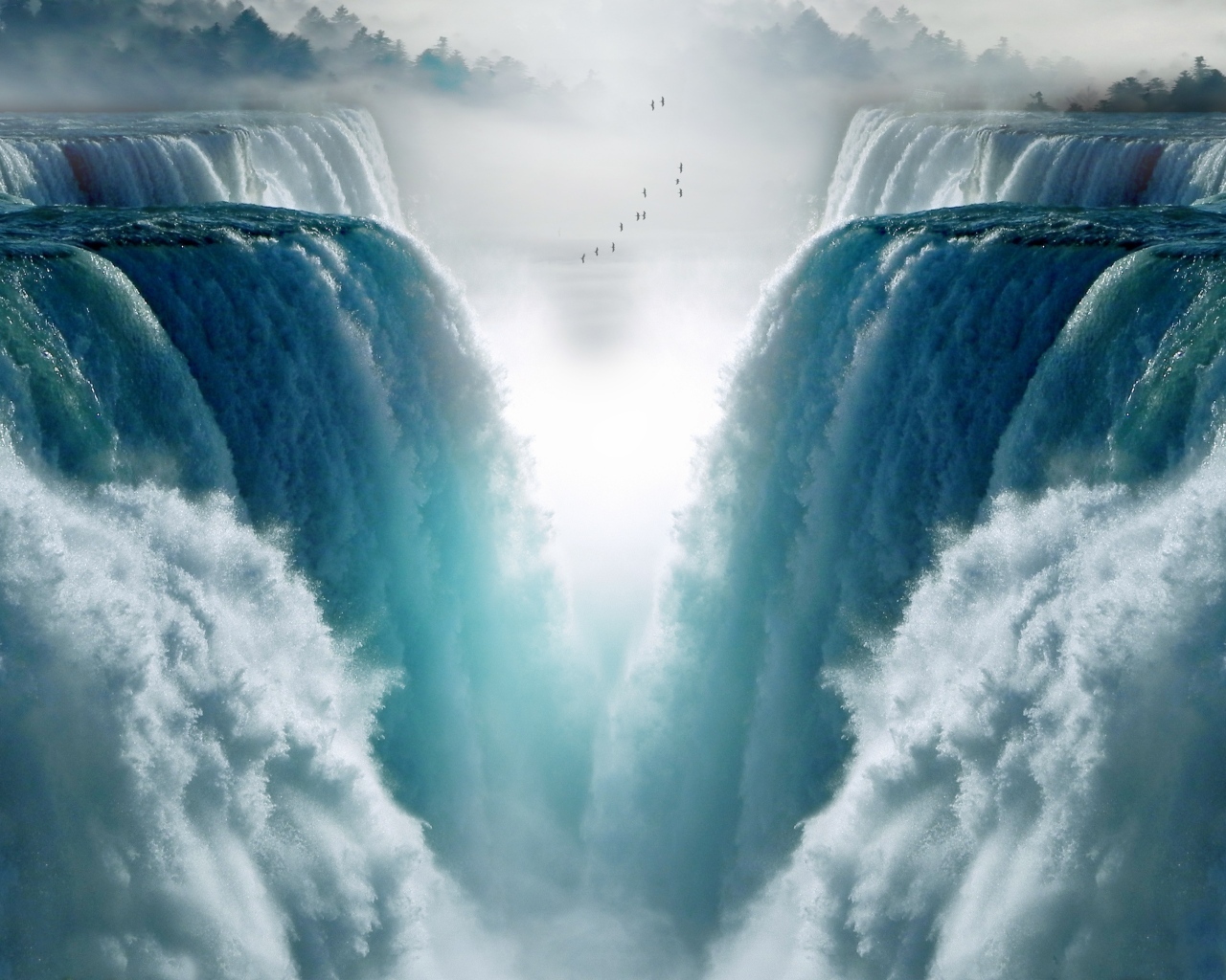 Невероятный бушующий водопад 