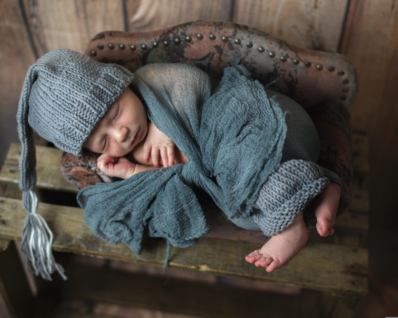 Фотосессия новорожденного ребенка в костюме