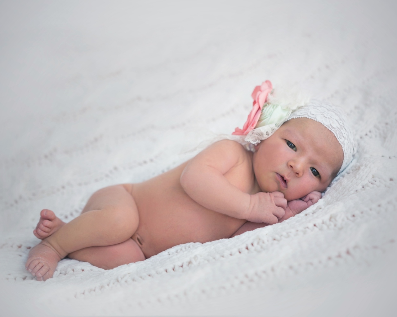 Пробуждение новорожденного малыша