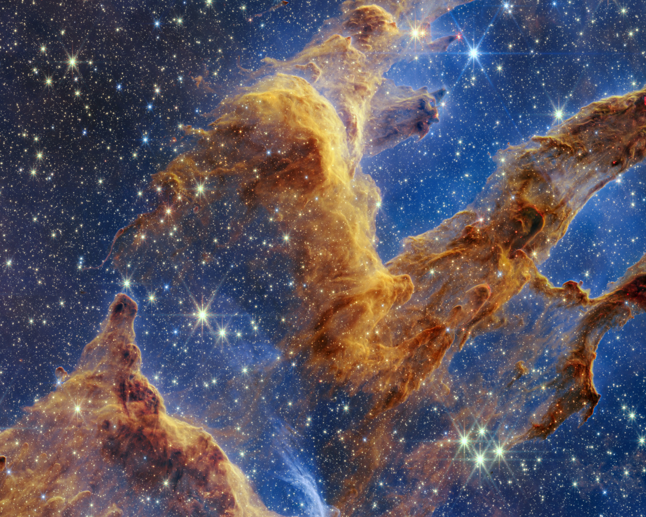 Большая космическая  туманность со звездами