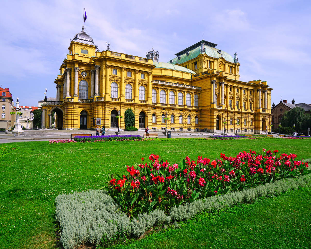 Красивый Хорватский национальный театр