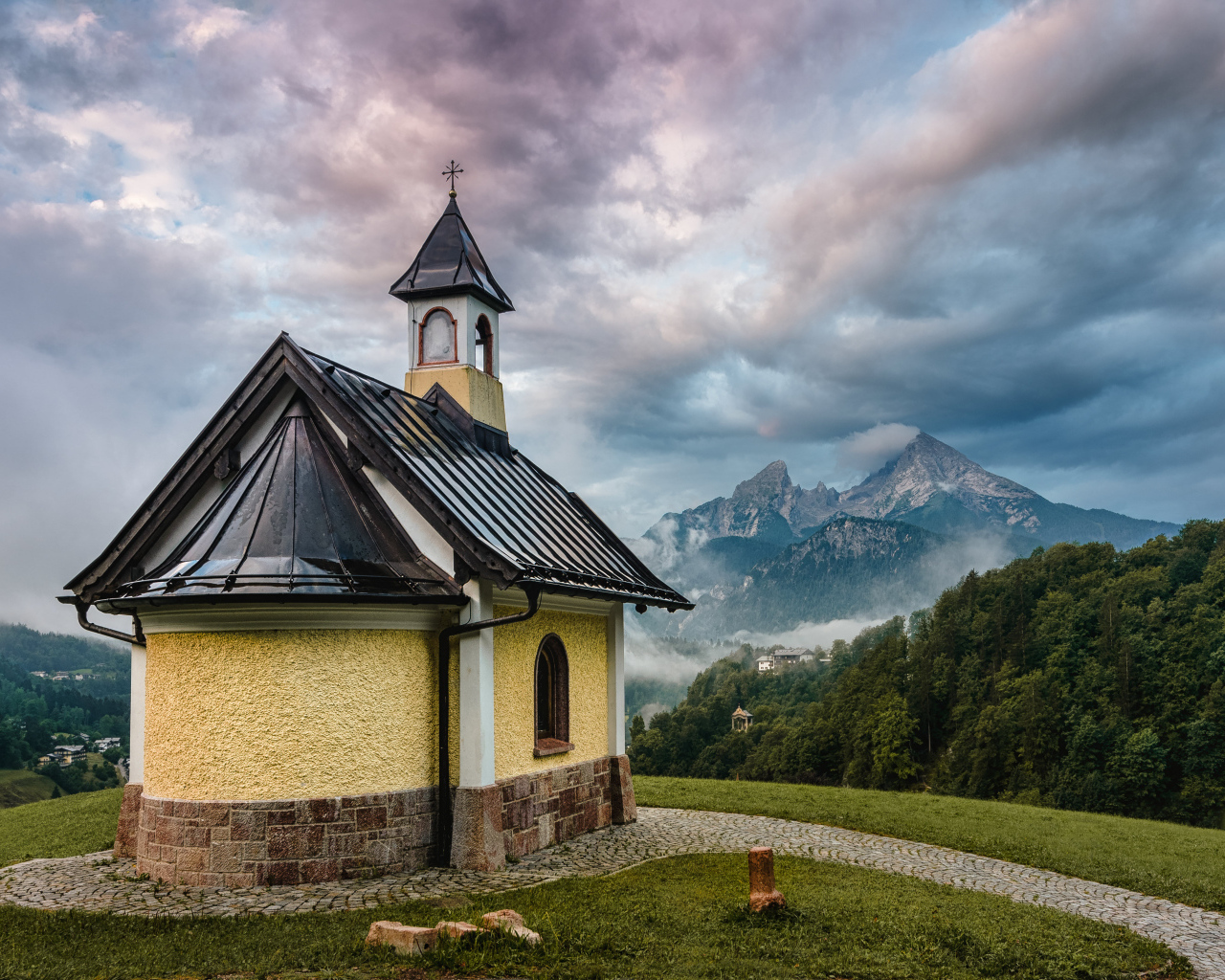 Часовня на вершине горы, Германия