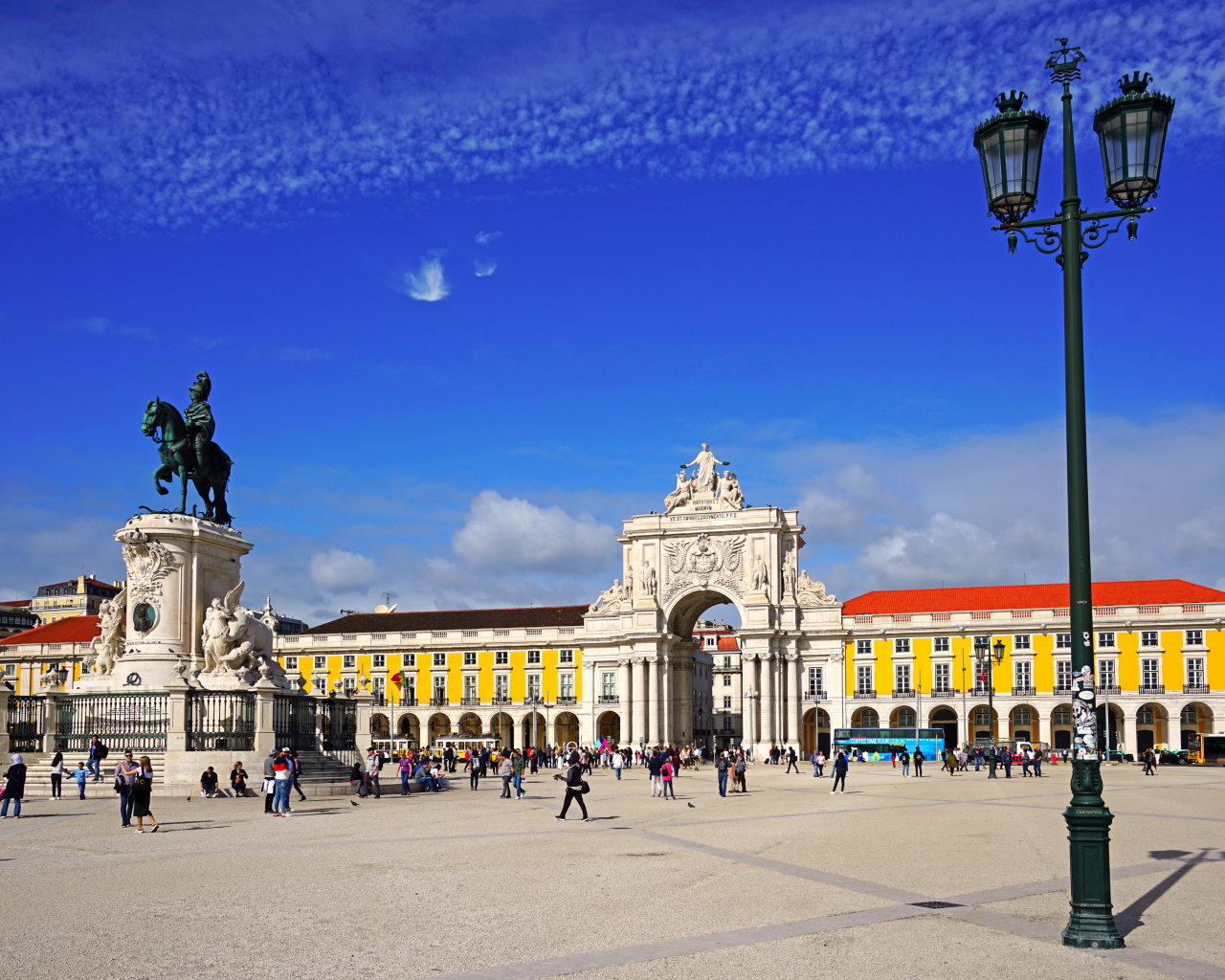 Городская площадь в городе Лиссабон, Португалия