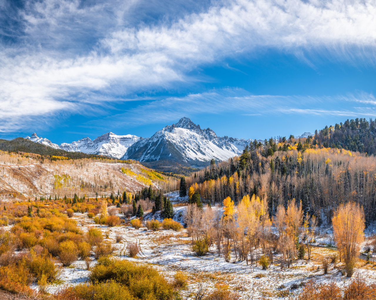 Вид на заснеженную гору Снеффельс, США