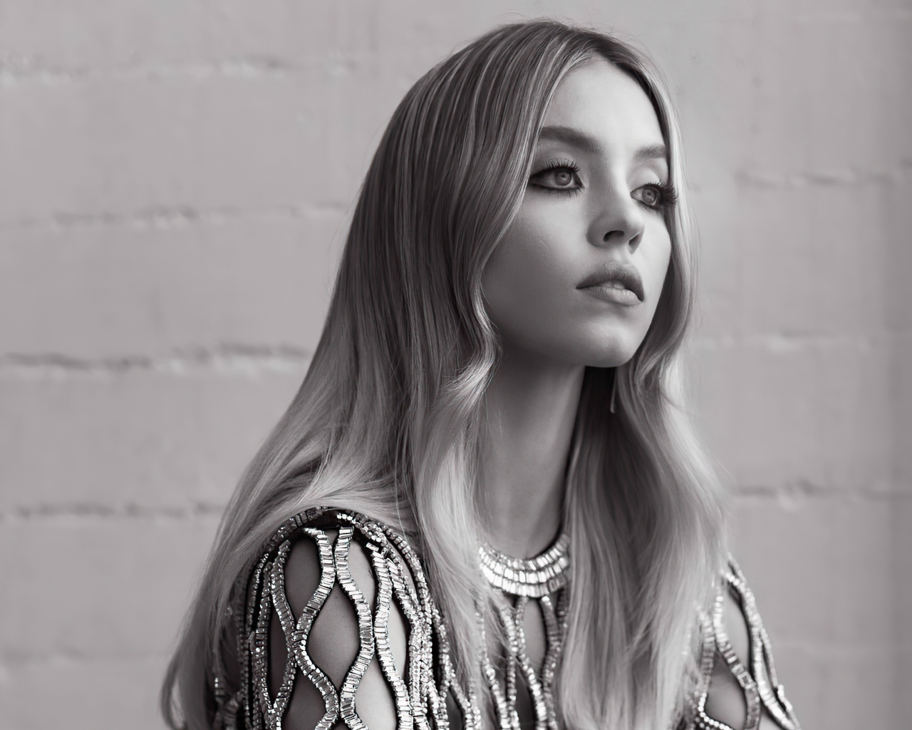 Американская актриса Сидни Суини черное-белое фото