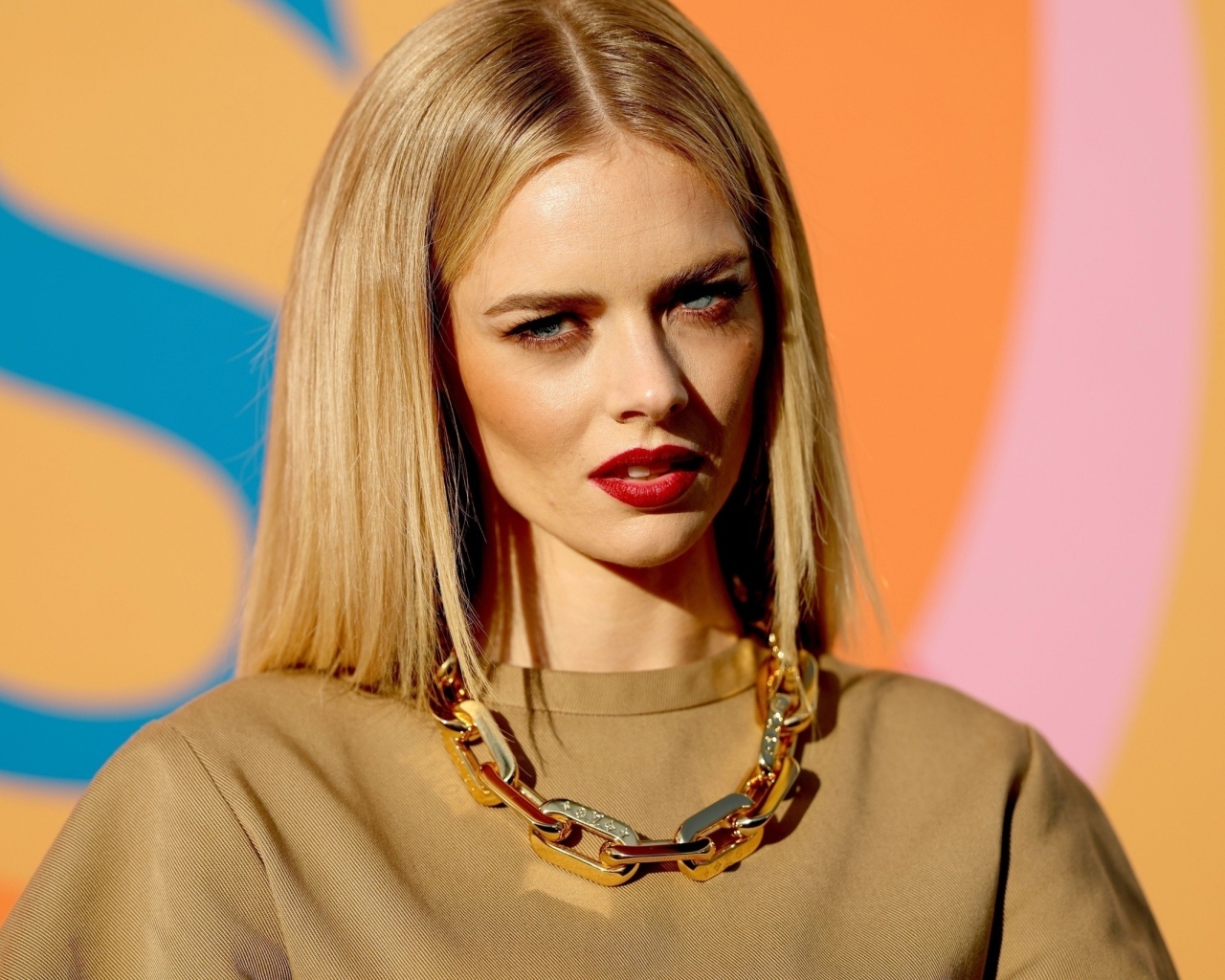 Австралийская актриса Самара Уивинг