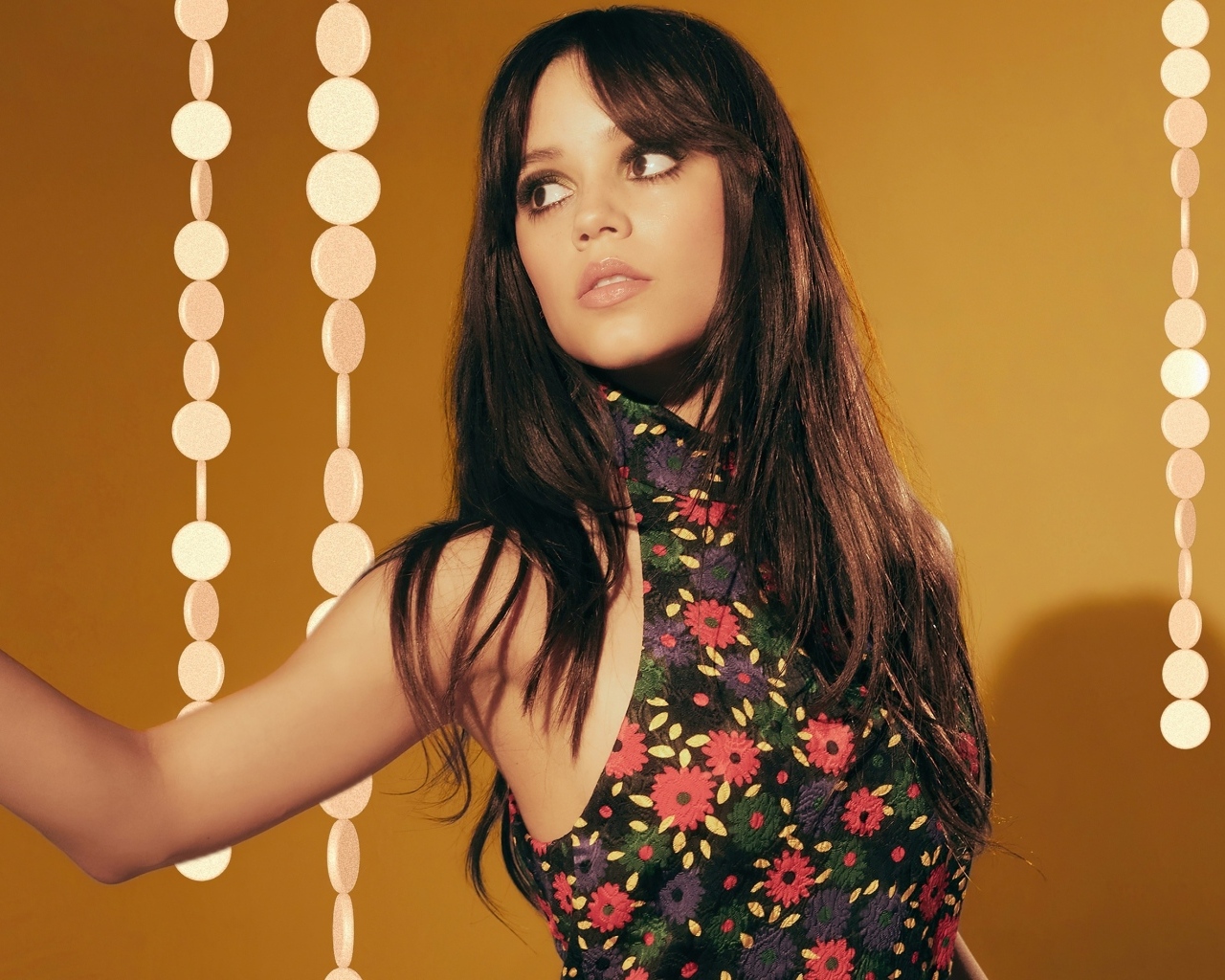 Яркая девушка актриса Дженна Ортега