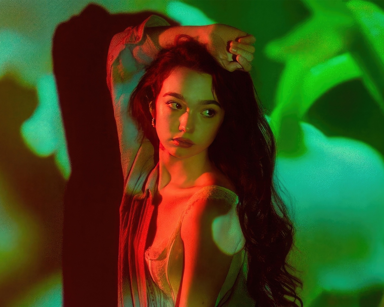 Милая молодая девушка актриса Руби Джей