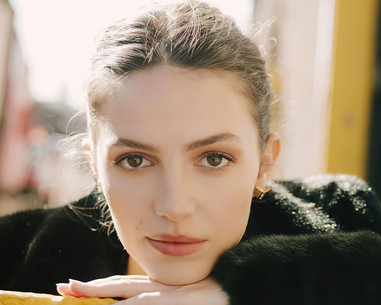 Английская актриса и певица Элла Хант