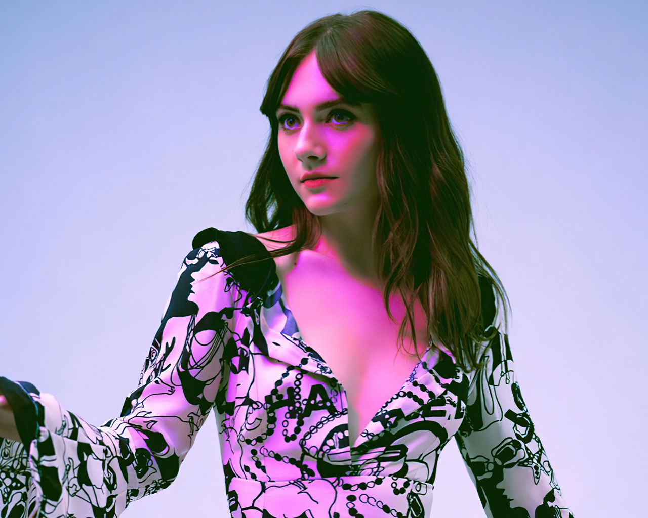 Молодая английская актриса Эмилия Джонс