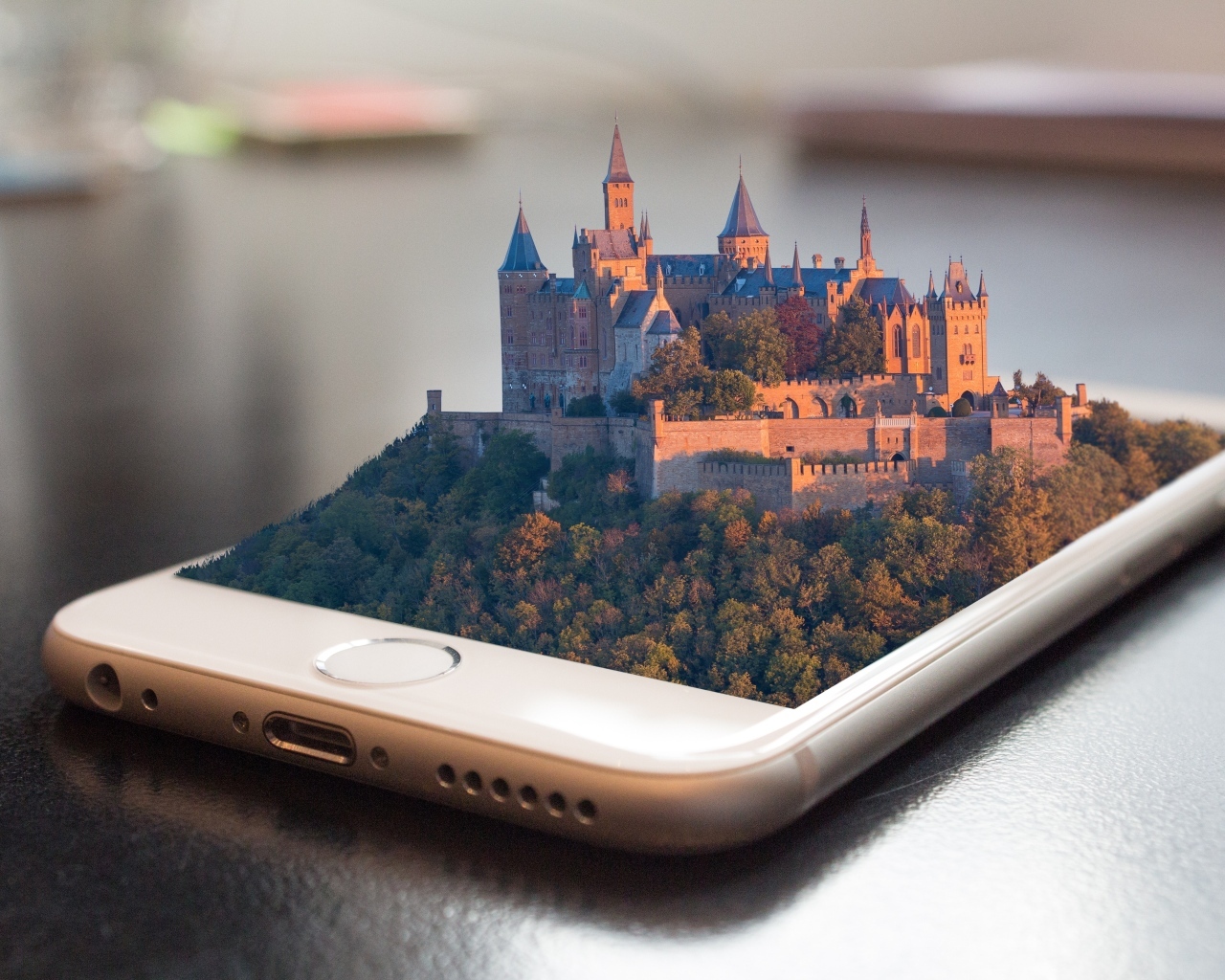 Замок 3д на экране смартфона