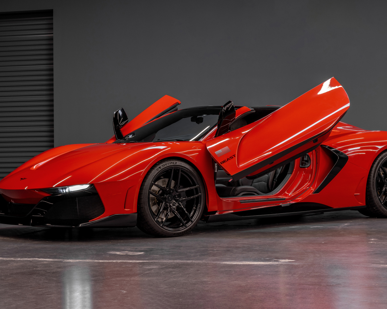 Красный автомобиль  Rezvani Beast 2024 года с открытыми дверями