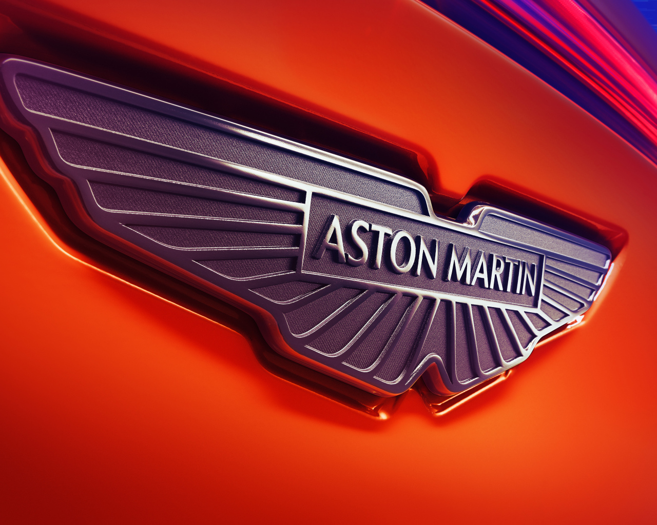 Логотип автомобиля  Aston Martin DBX707 2024 года