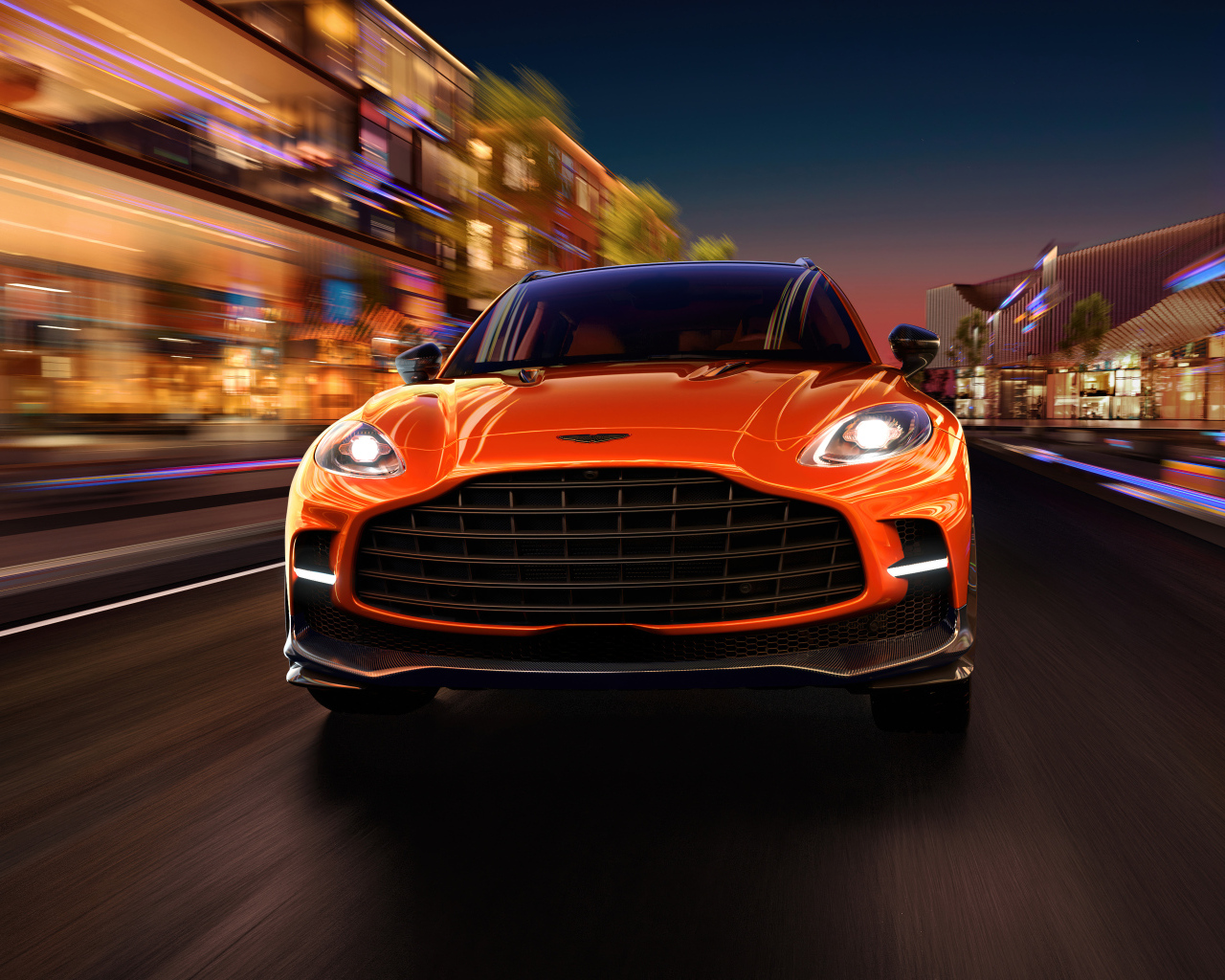 Вид спереди на автомобиль Aston Martin DBX707 2024 года